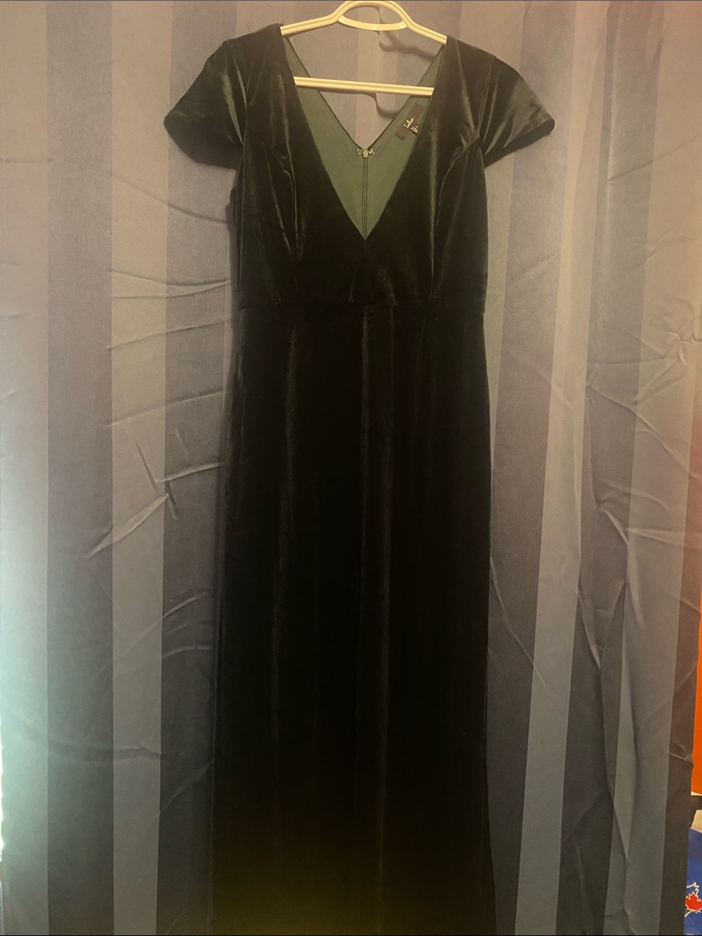 Lulu's Black Velvet V-Neck Maxi Dress